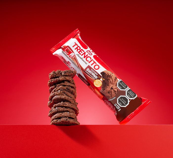 Galletas sobre fondo rojo